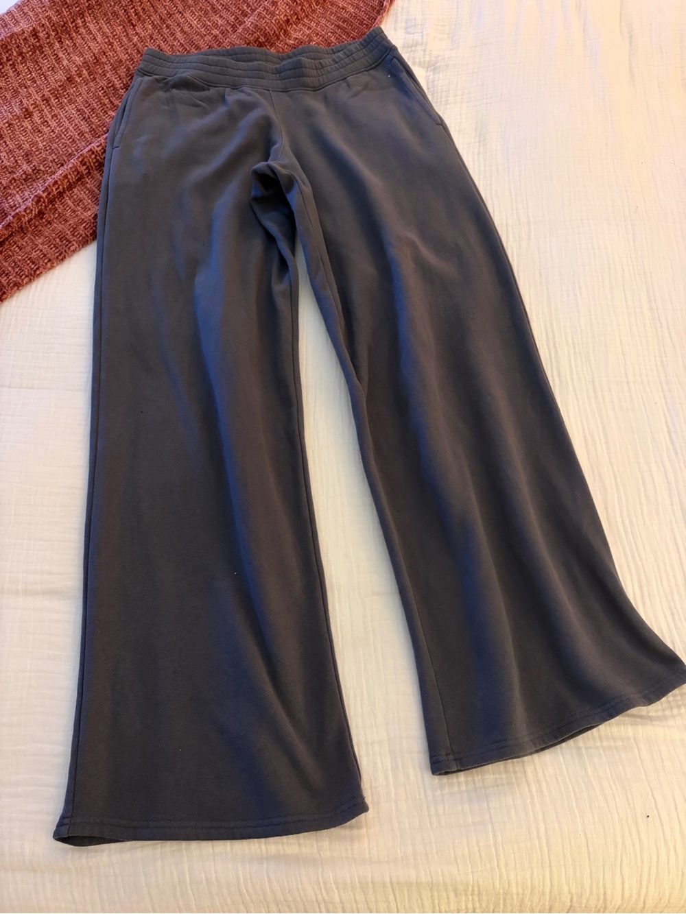 Hollister Wide-Leg Long sweatpants in Charcoal Gray
